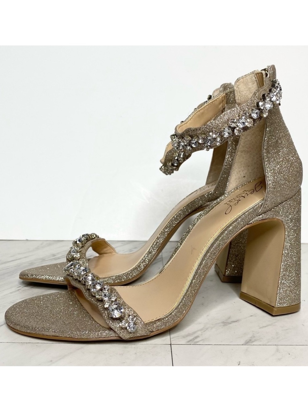 Jewel Badgley Mischka Odessa Gold Sparkle Heeled Sandal 8.5